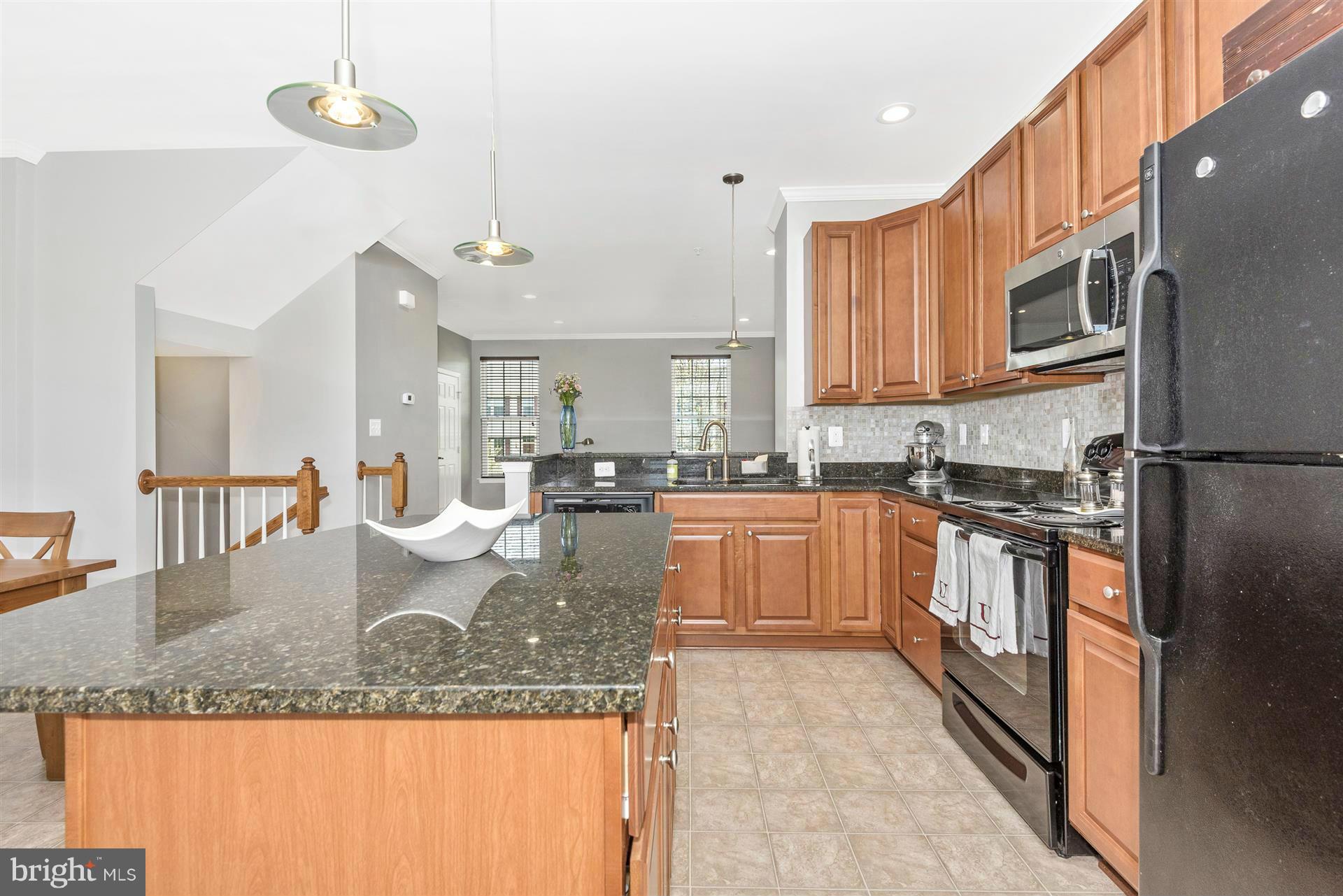 2073 Spring Run Circle Frederick, MD 21702 - Photo 10 of 30 Kitchen