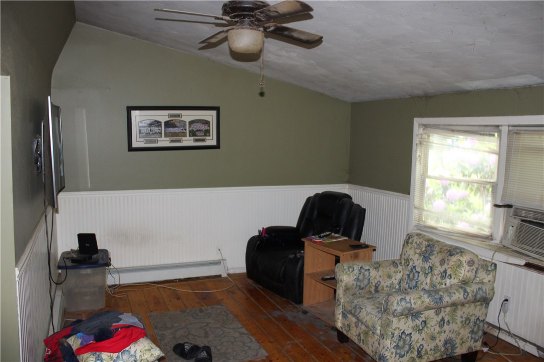 165 Ayoho Road Coventry, RI 02816 - Photo 13 of 23 LIVING ROOM