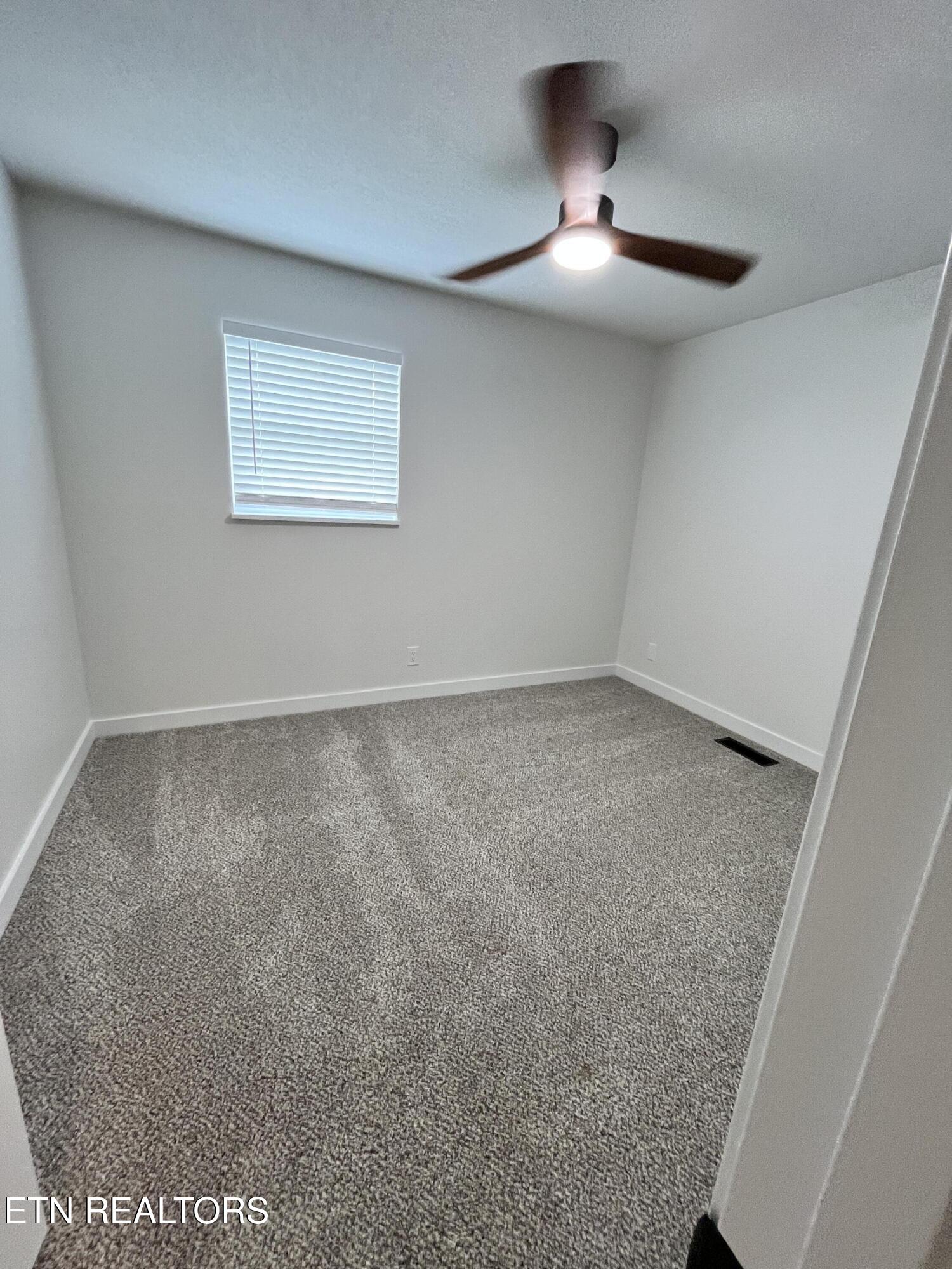 157 Louisiana Avenue Oak Ridge, TN 37830 - Photo 14 of 20 IMG_4247