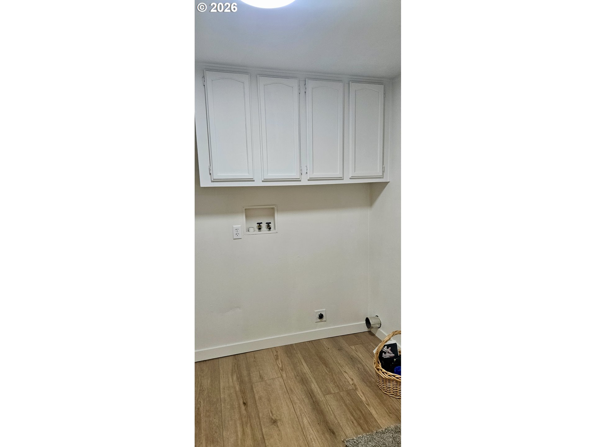 451 Lochaven Avenue Springfield, OR 97477 - Photo 13 of 21 a view of utility room