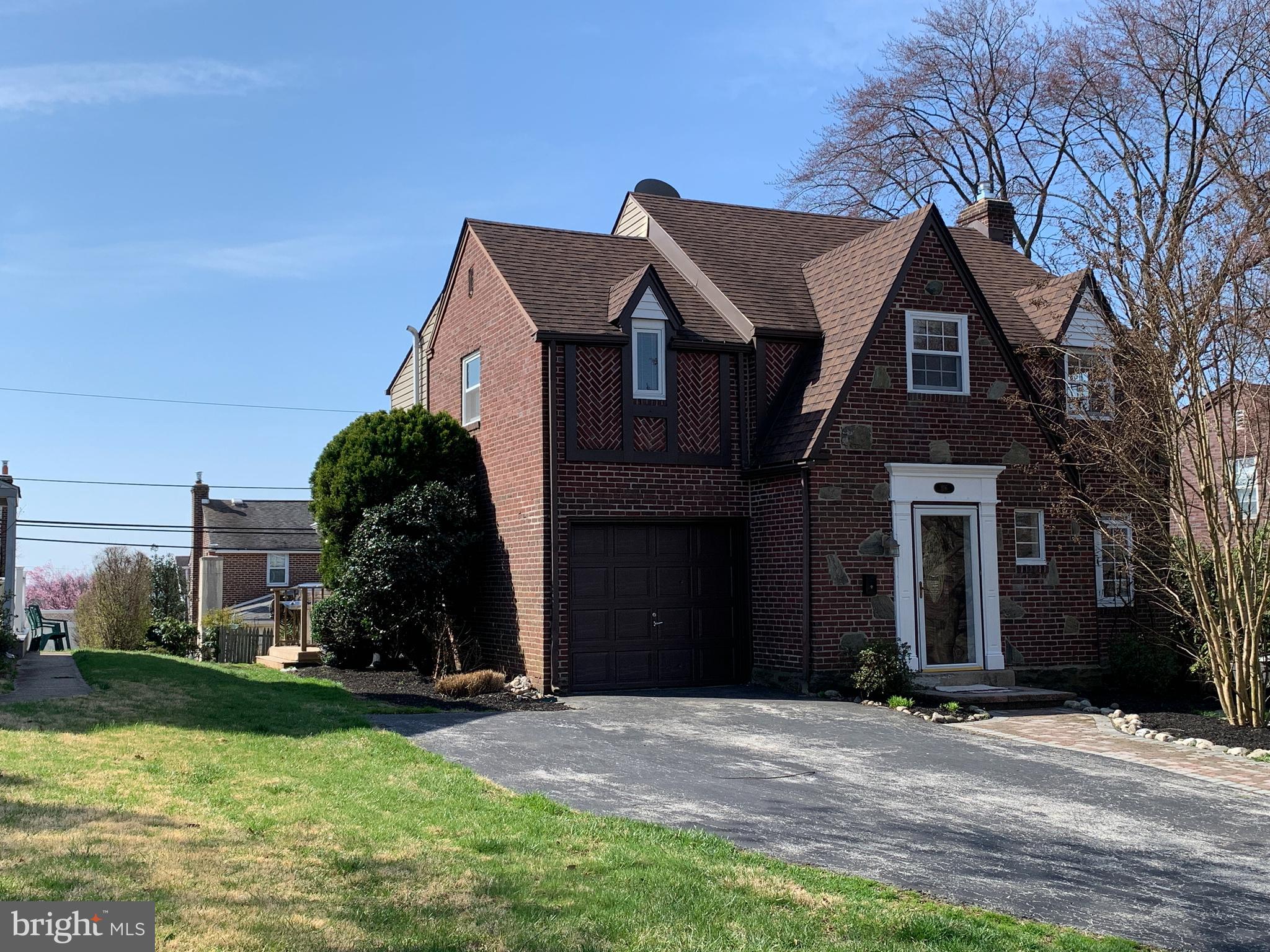 116 Treaty Road Drexel Hill, PA 19026 - Photo 3 of 48 Gallery Image 3