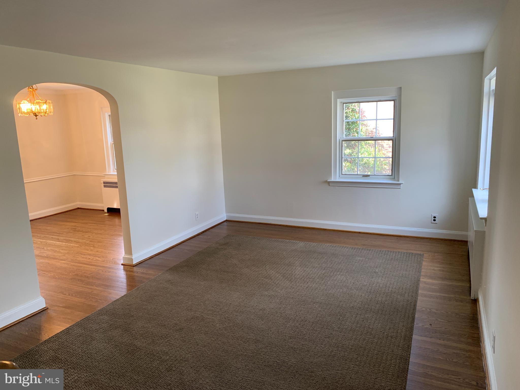 116 Treaty Road Drexel Hill, PA 19026 - Photo 7 of 48 Living Room