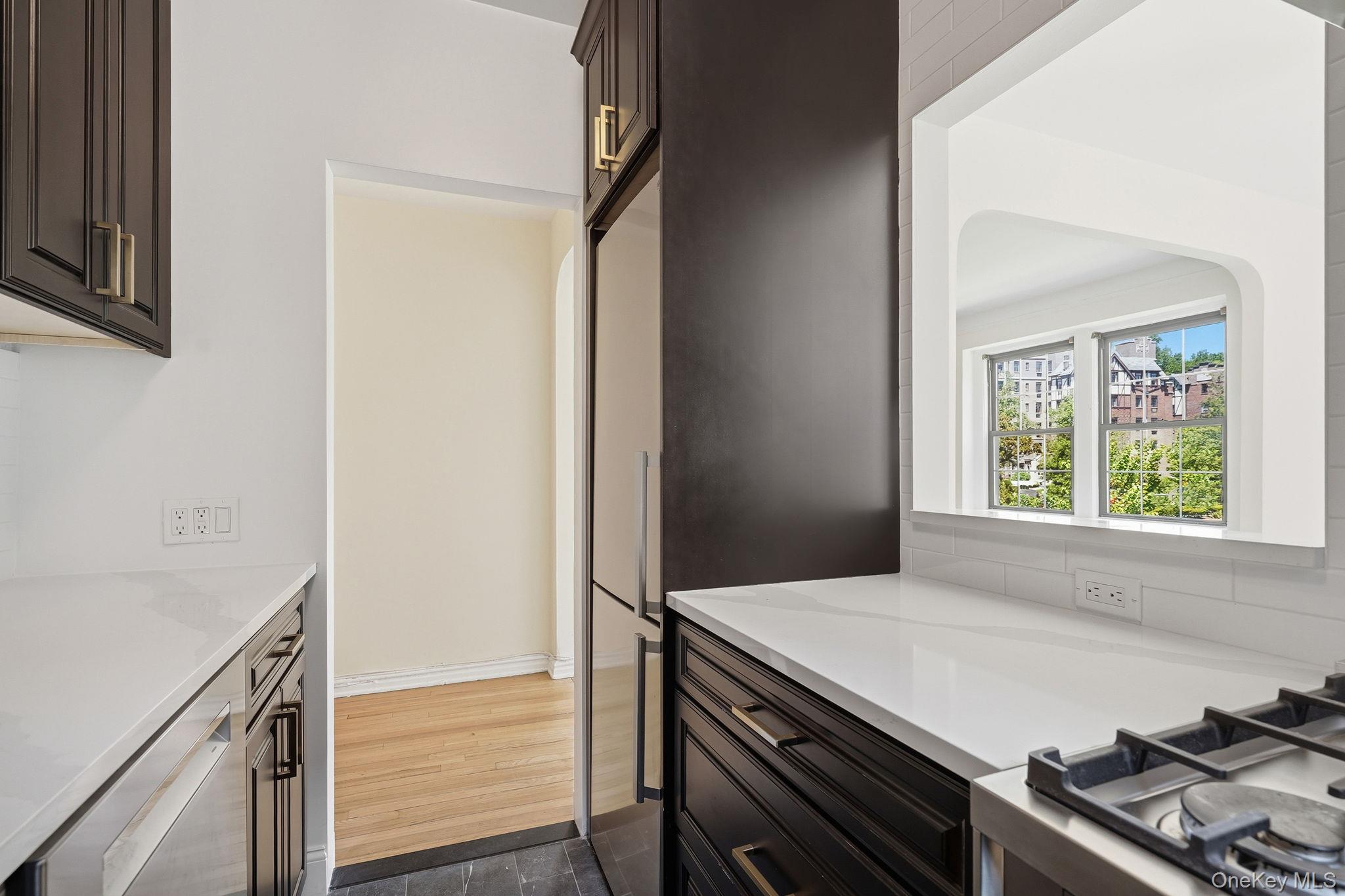 196 Garth Road, Unit 2F Scarsdale, NY 10583 - Photo 12 of 23 Alternate View Kitchen
