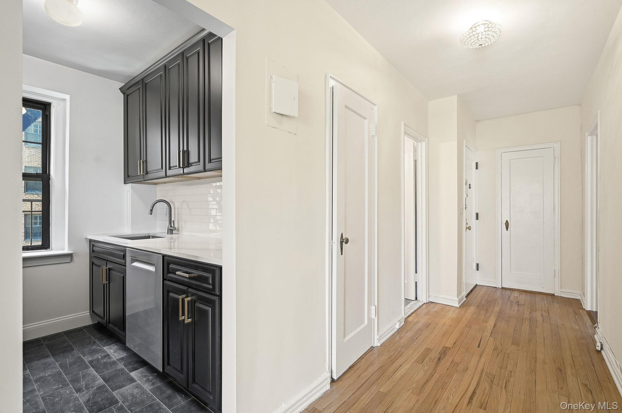 196 Garth Road, Unit 2F Scarsdale, NY 10583 - Photo 13 of 23 Alternate View Kitchen with Entry Foyer