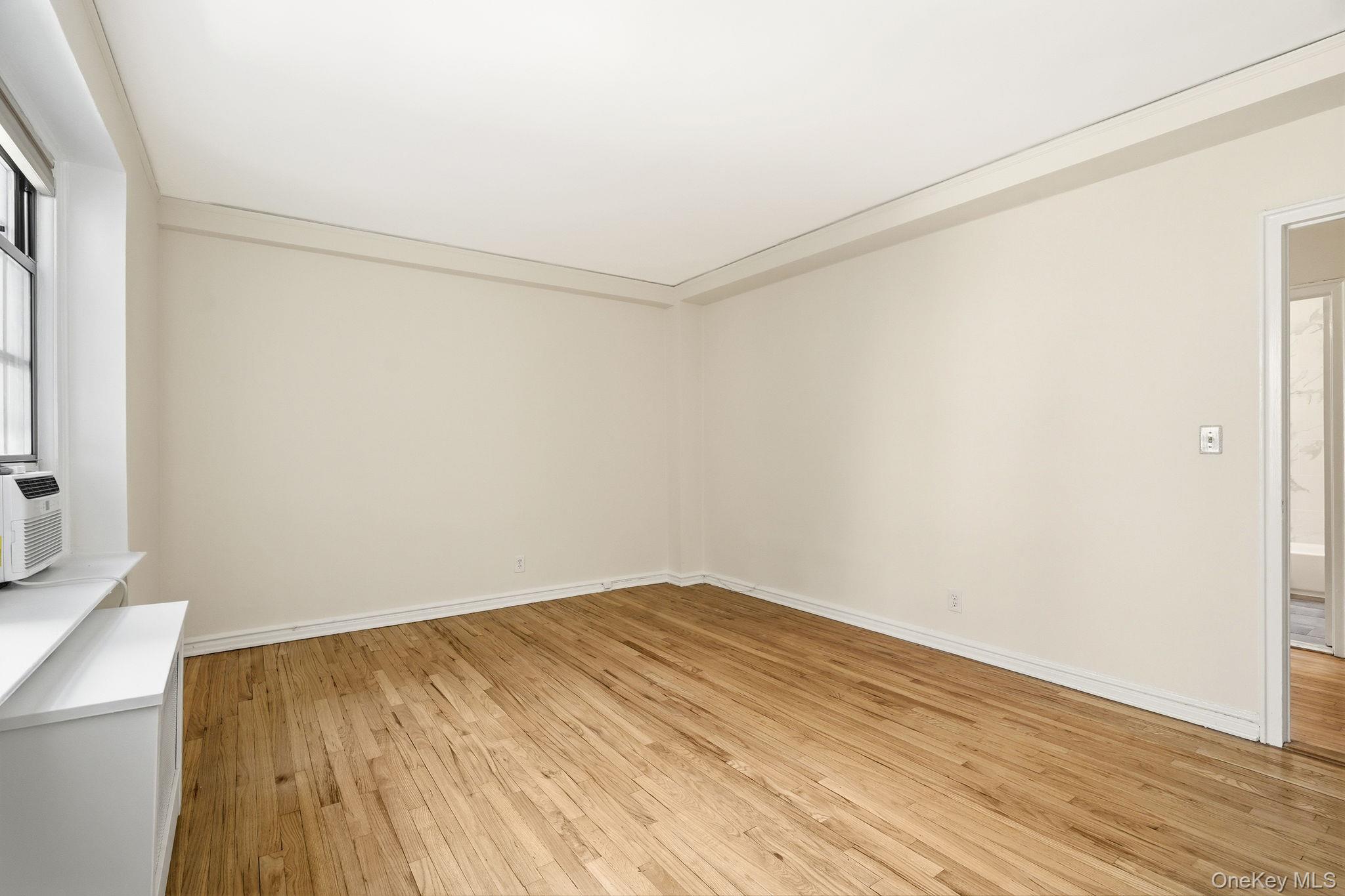 196 Garth Road, Unit 2F Scarsdale, NY 10583 - Photo 16 of 23 Alternate View Bedroom