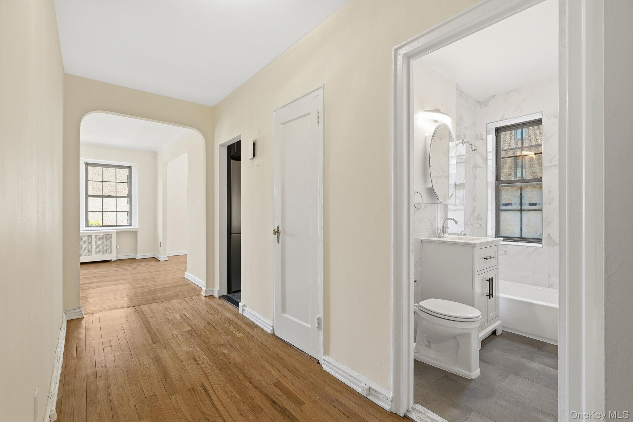 196 Garth Road, Unit 2F Scarsdale, NY 10583 - Photo 18 of 23 Alternate View Bathroom with Entry Foyer