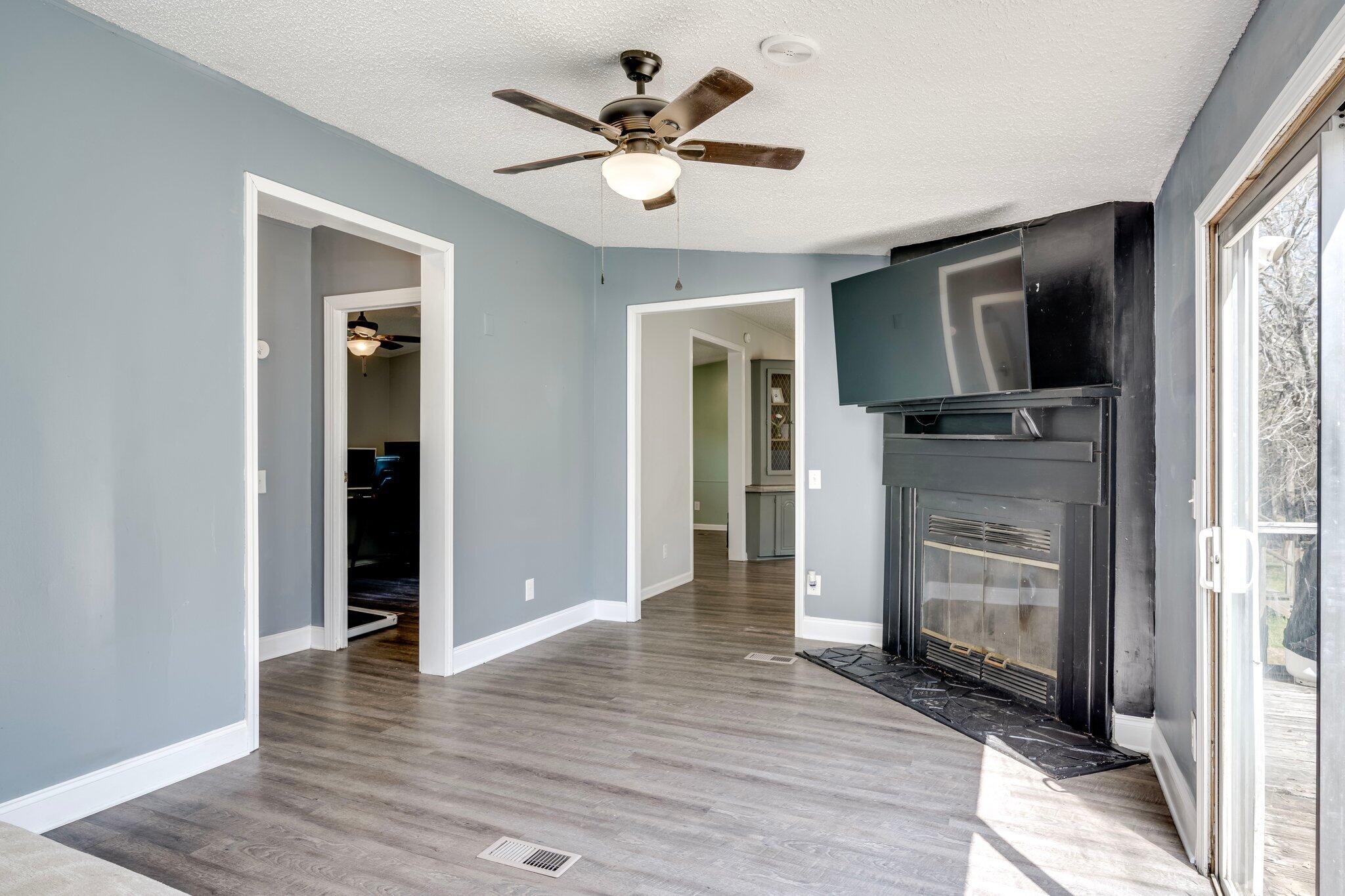 914 Gingerhill Road Thomson, GA 30824 - Photo 10 of 24 Family Room