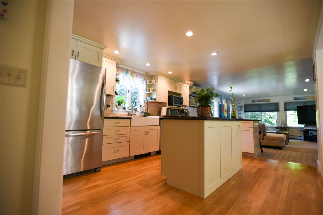 47 Benefit Road South Kingstown, RI 02879 - Photo 15 of 46