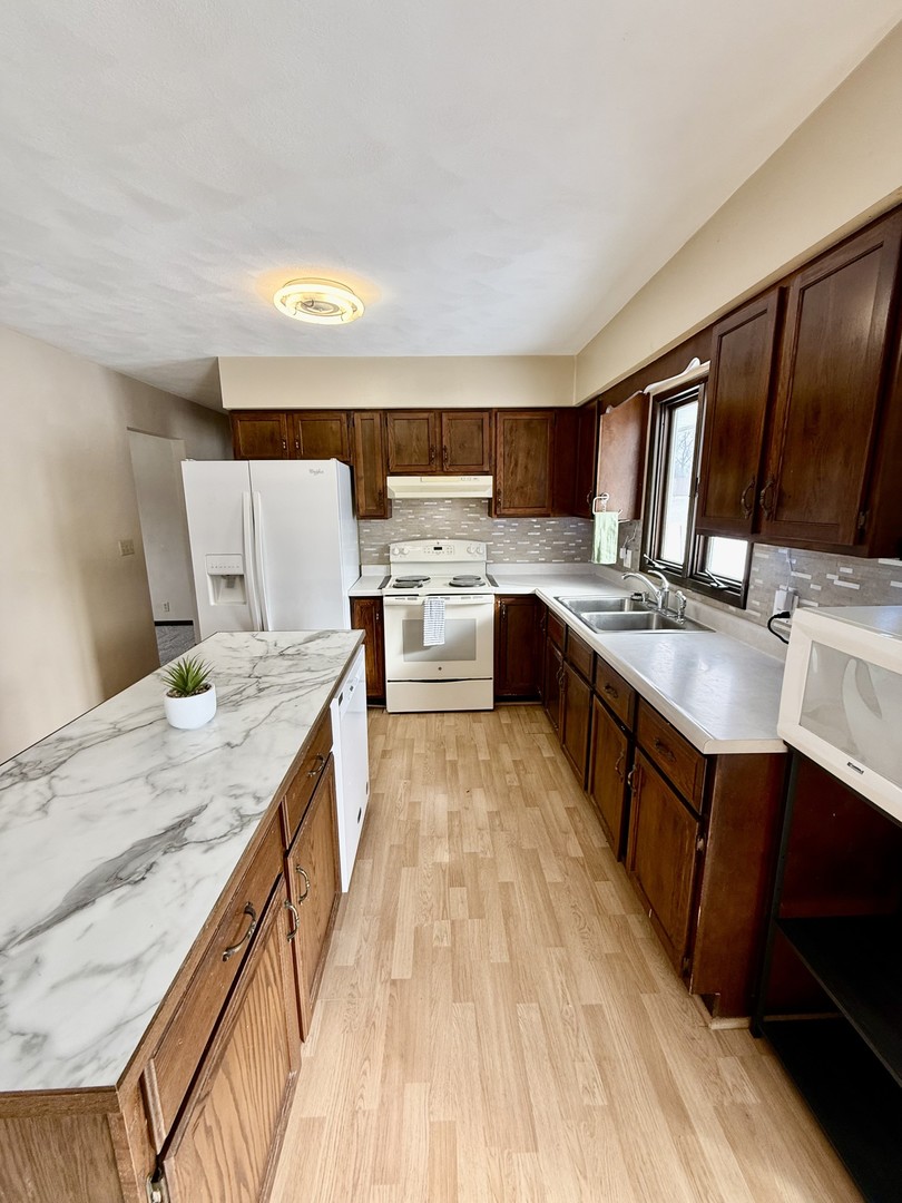 414 East Main Street Toulon, IL 61483 - Photo 12 of 39