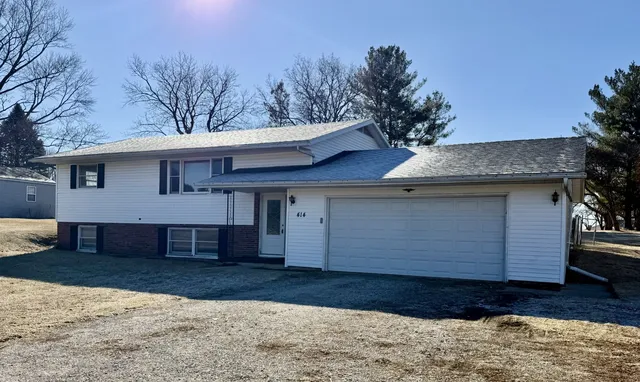 $141,900 | 414 East Main Street, Toulon, IL 61483