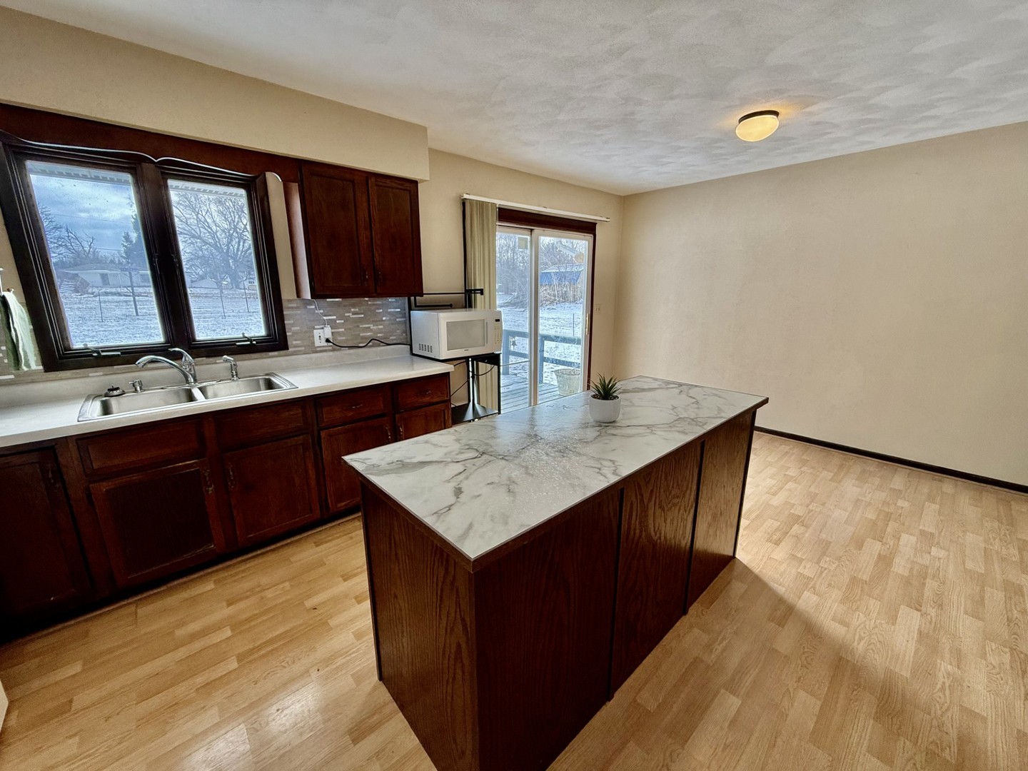 414 East Main Street Toulon, IL 61483 - Photo 9 of 39