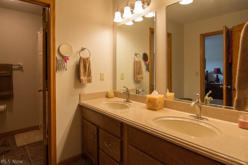 2892 Hallock Young Road Warren, OH 44481 - Photo 32 of 34 Gallery Image 32