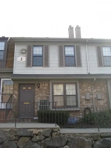 $3,175 | 181 Long Hill Road, Unit I2, Little Falls, NJ 07424