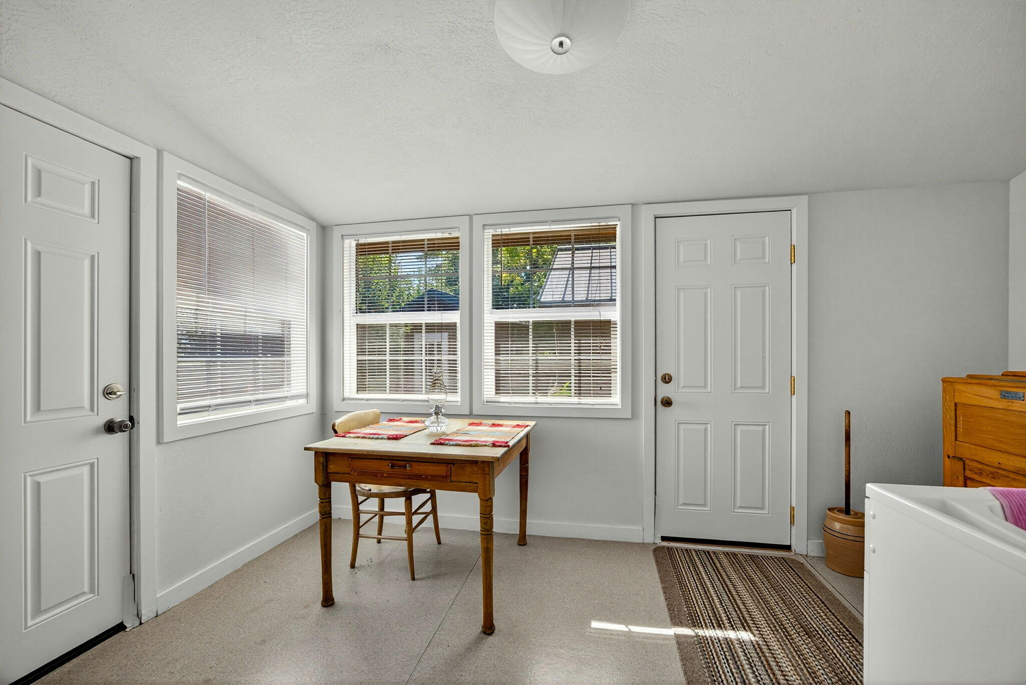 1176 Hamilton Road Jacksonville, OR 97530 - Photo 48 of 125 47