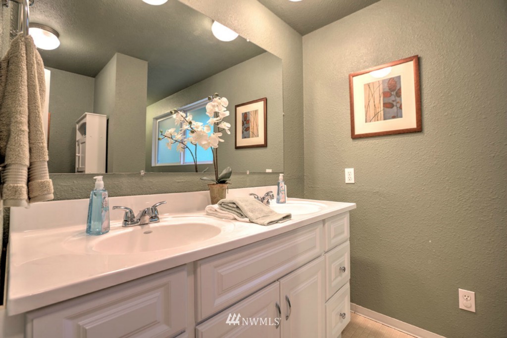 14651 Southeast 140th Place Renton, WA 98059 - Photo 12 of 15 Gallery Image 12