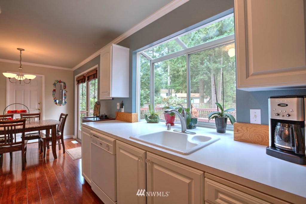 14651 Southeast 140th Place Renton, WA 98059 - Photo 5 of 15 Gallery Image 5