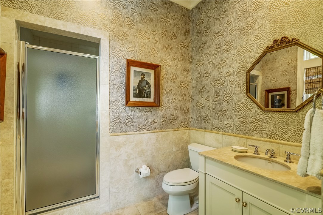 207 Wood Road Henrico, VA 23229 - Photo 41 of 50 Conservatory bathroom with shower, title and plant