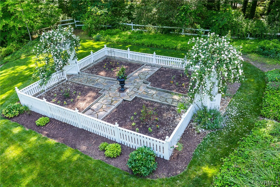 207 Wood Road Henrico, VA 23229 - Photo 44 of 50 Rose garden with mature new dawn climbing roses, i