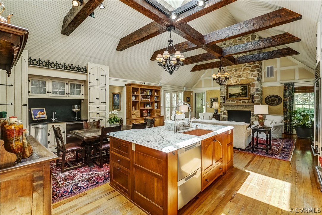 207 Wood Road Henrico, VA 23229 - Photo 6 of 50 Great room adjoins kitchen boasts heart pine floor