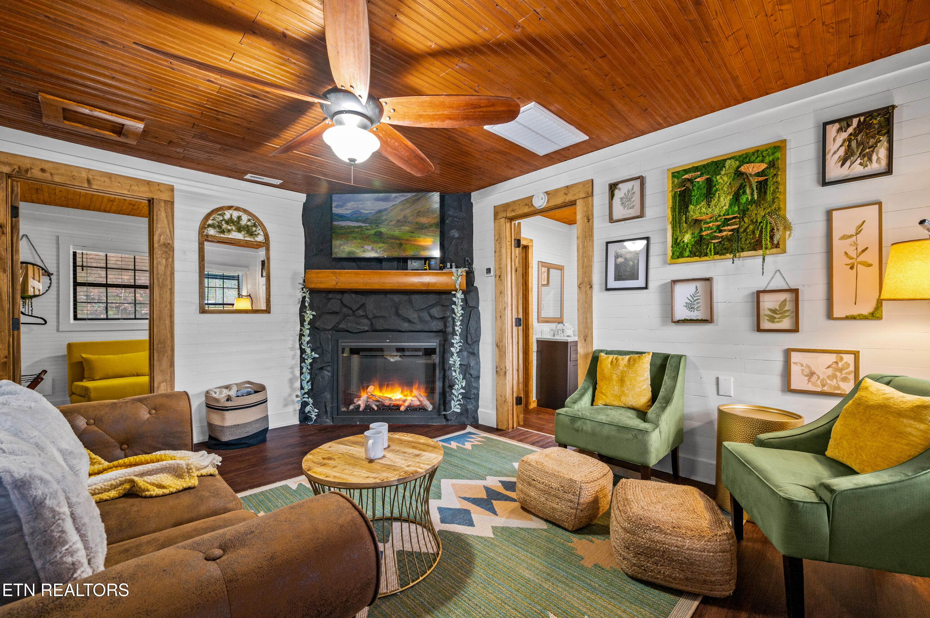 1129 South Spring Hollow Road Sevierville, TN 37876 - Photo 5 of 30 DSC_0805