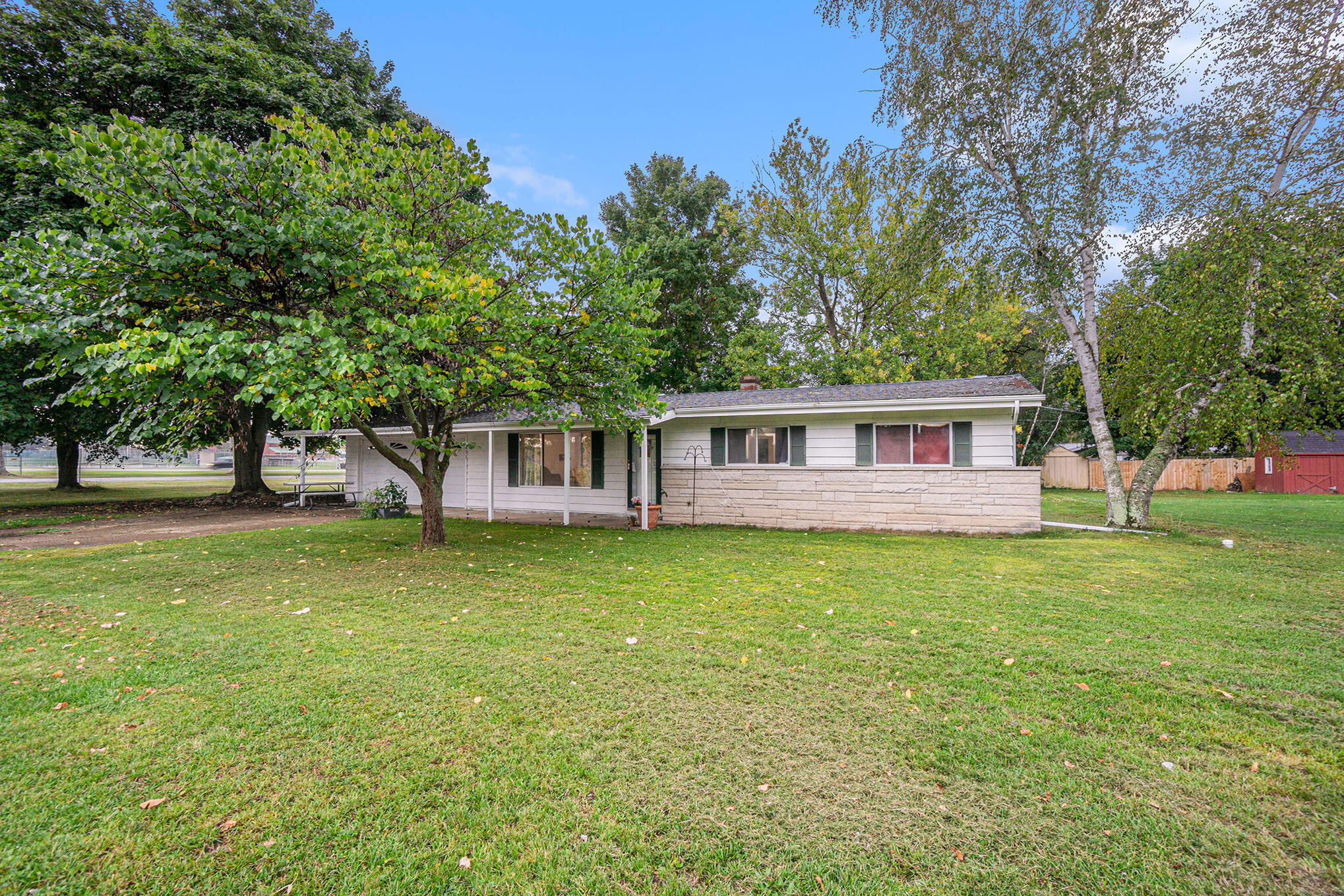 431 11th Avenue Three Rivers, MI 49093 - Photo 3 of 28 003_dsc09597
