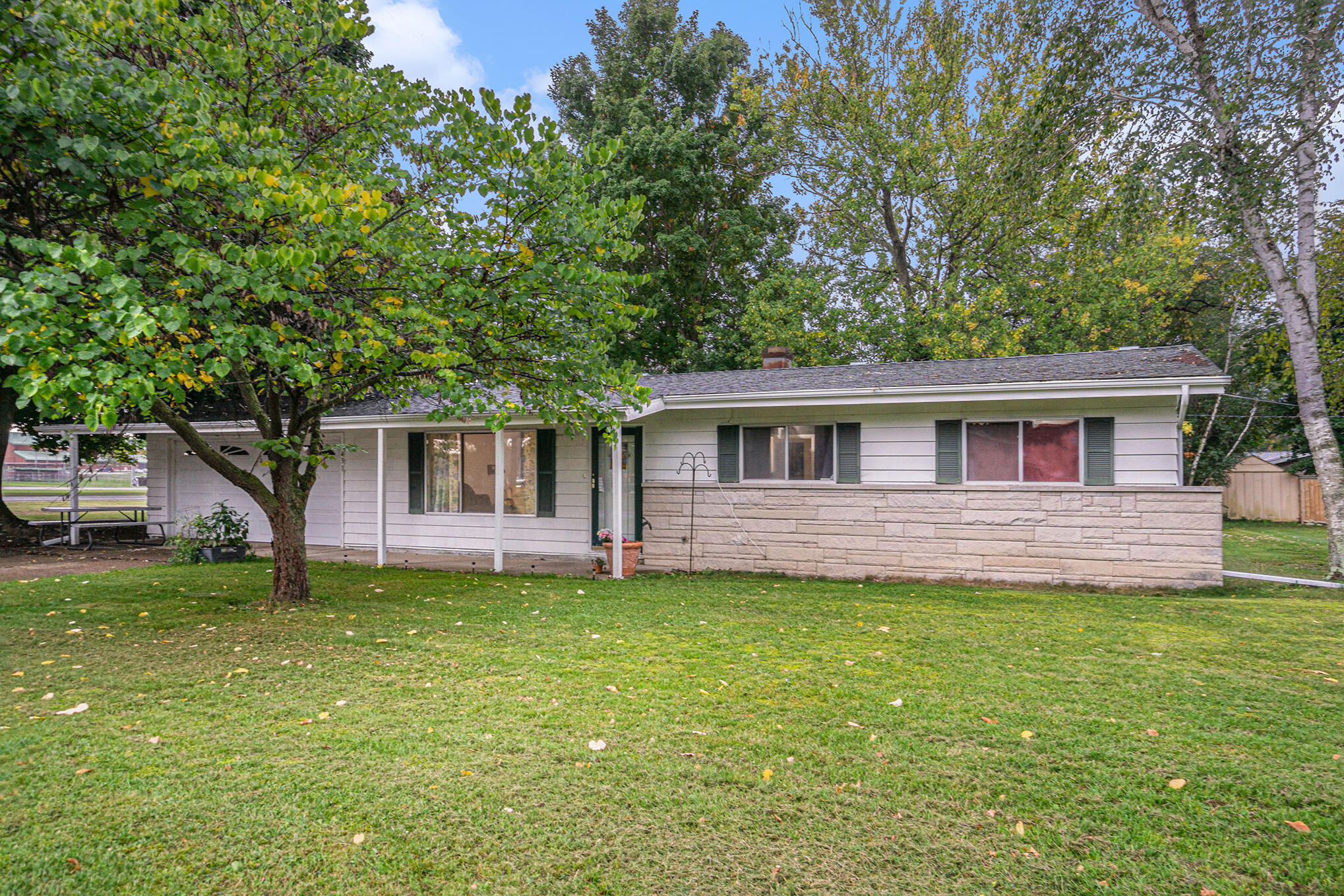431 11th Avenue Three Rivers, MI 49093 - Photo 5 of 28 005_dsc09598