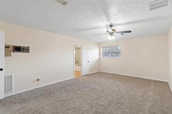$2,250 | 1502 Dabney Drive, Pasadena, TX 77504