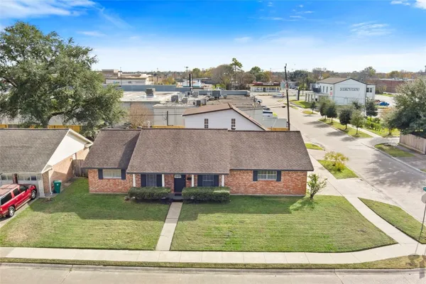 $2,250 | 1502 Dabney Drive, Pasadena, TX 77504