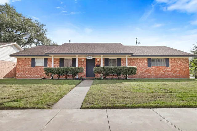 $2,250 | 1502 Dabney Drive, Pasadena, TX 77504