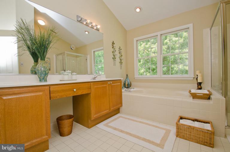 8554 Hooes Road Springfield, VA 22153 - Photo 14 of 26 Bath (Master)