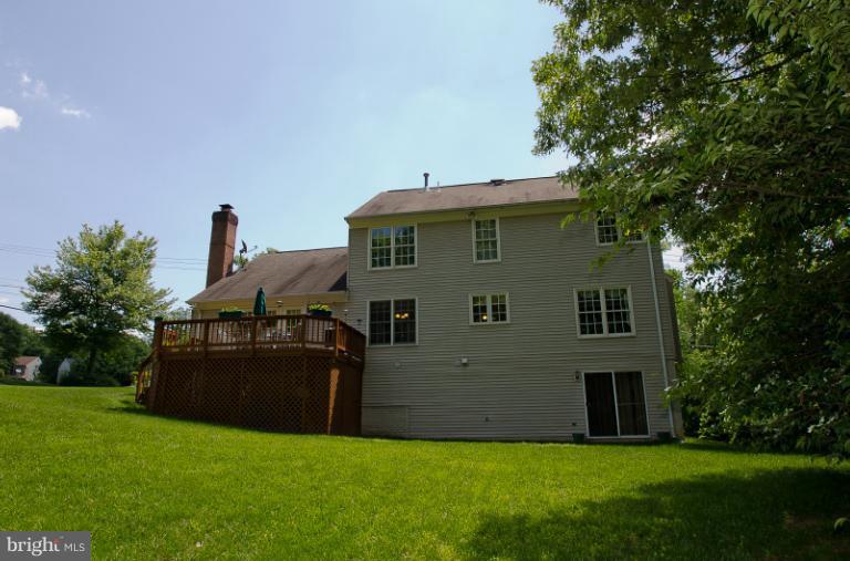 8554 Hooes Road Springfield, VA 22153 - Photo 16 of 26 Exterior (Rear)