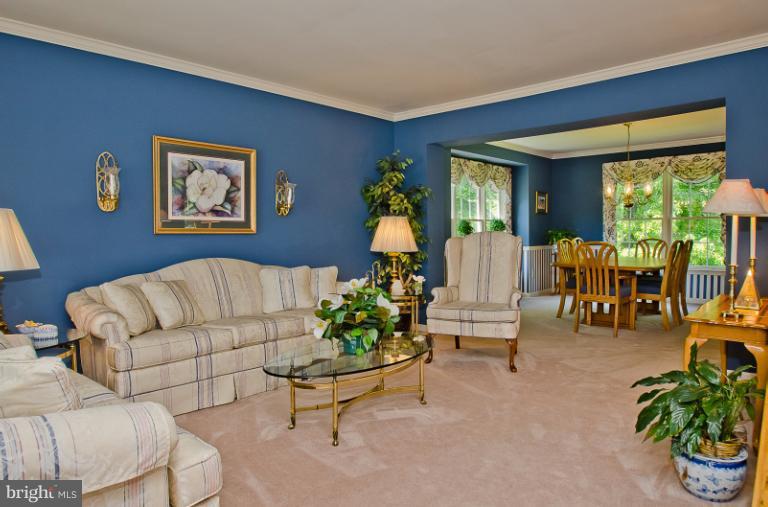 8554 Hooes Road Springfield, VA 22153 - Photo 19 of 26 Family Room