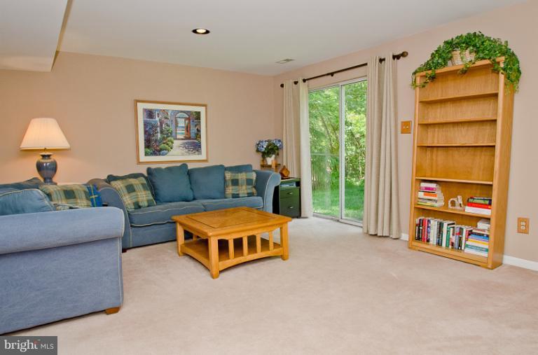 8554 Hooes Road Springfield, VA 22153 - Photo 7 of 26 Family Room