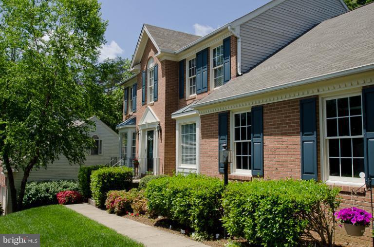 8554 Hooes Road Springfield, VA 22153 - Photo 8 of 26 Exterior (General)
