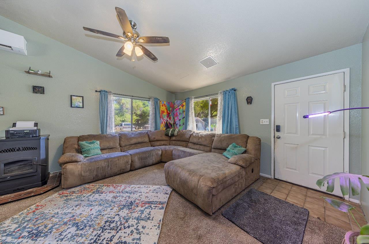 31548 Delaware Road Coarsegold, CA 93614 - Photo 5 of 46 Gallery Image 5