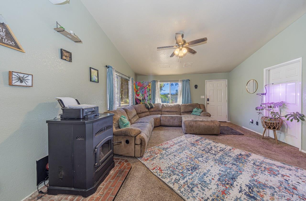 31548 Delaware Road Coarsegold, CA 93614 - Photo 6 of 46 Gallery Image 6