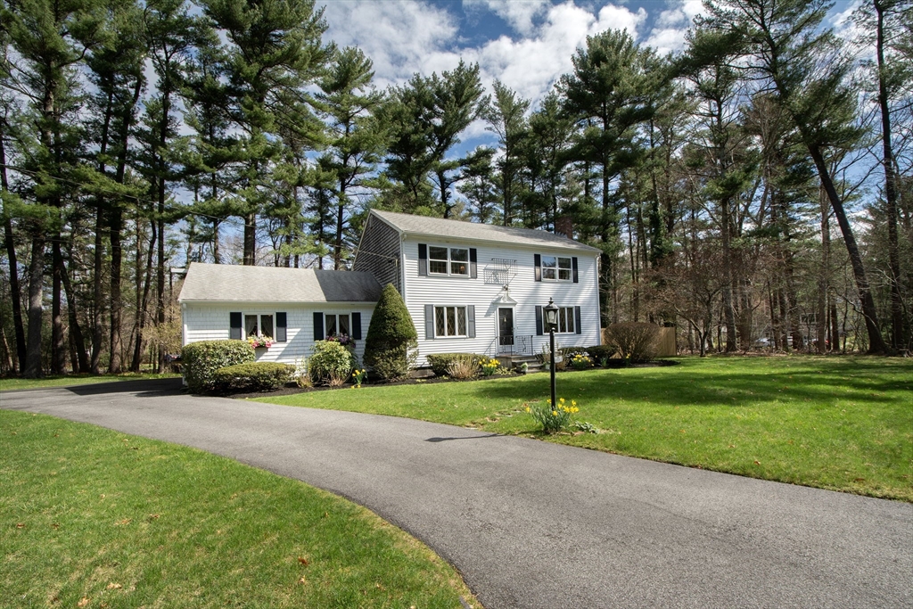 339 School Street Marshfield, MA 02050 - Photo 4 of 40 a view of a house with a yard