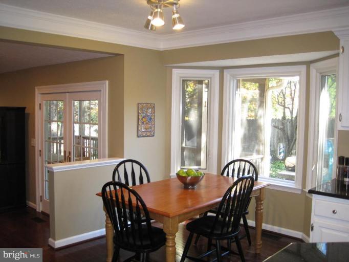 257 Charring Court Riva, MD 21140 - Photo 6 of 27 Breakfast Area