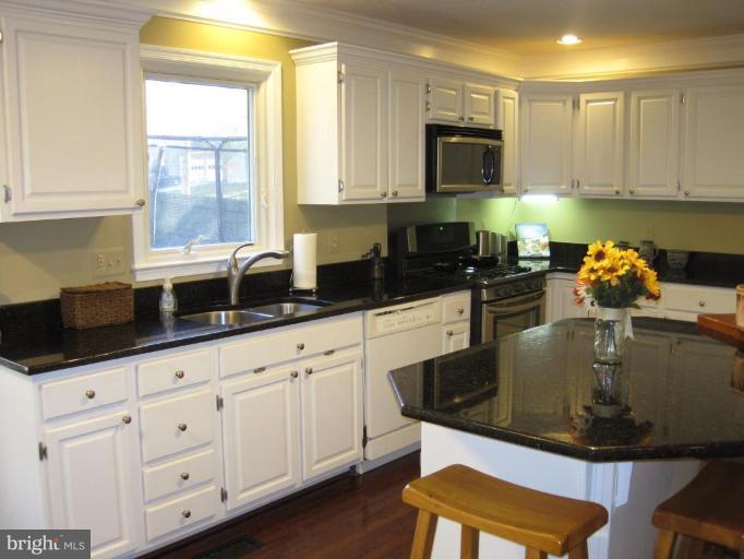 257 Charring Court Riva, MD 21140 - Photo 7 of 27 Kitchen