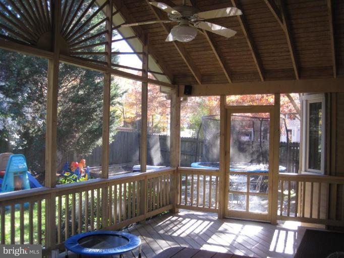 257 Charring Court Riva, MD 21140 - Photo 9 of 27 Screened-in Porch