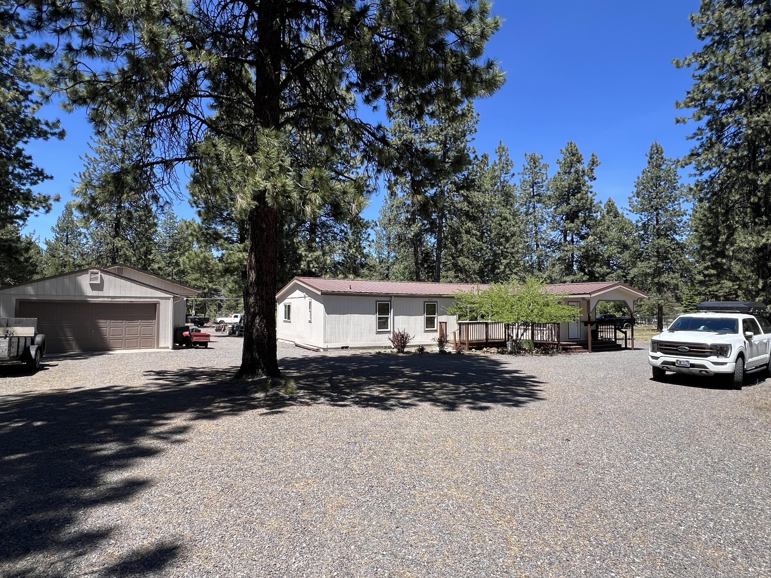 60107 Cinder Butte Road Bend, OR 97702 - Photo 2 of 4 IMG_3733