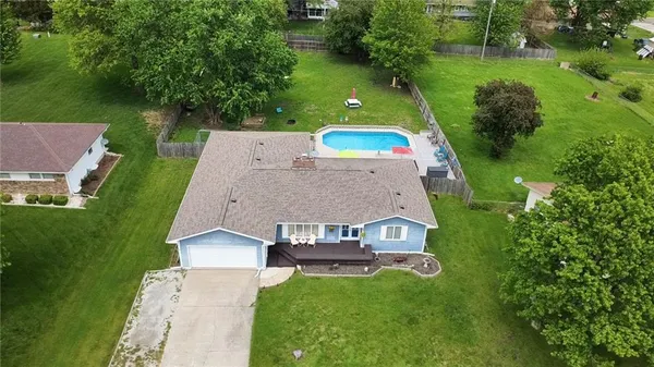 $325,000 | 1809 Hillcrest Drive, Trenton, MO 64683