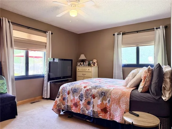 $325,000 | 1809 Hillcrest Drive, Trenton, MO 64683