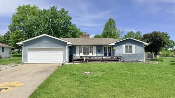 $325,000 | 1809 Hillcrest Drive, Trenton, MO 64683