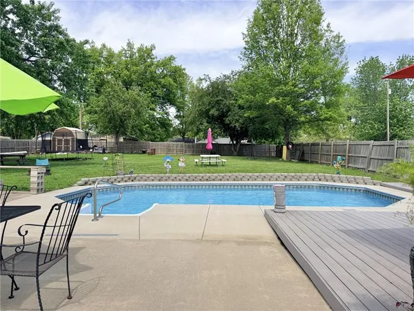 $325,000 | 1809 Hillcrest Drive, Trenton, MO 64683