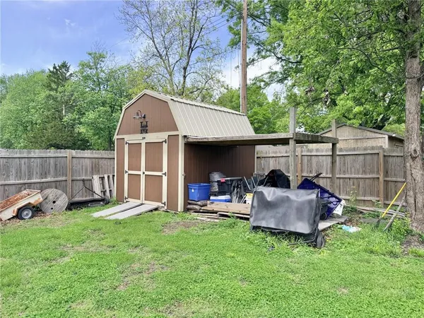 $325,000 | 1809 Hillcrest Drive, Trenton, MO 64683
