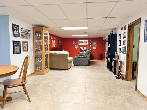$325,000 | 1809 Hillcrest Drive, Trenton, MO 64683