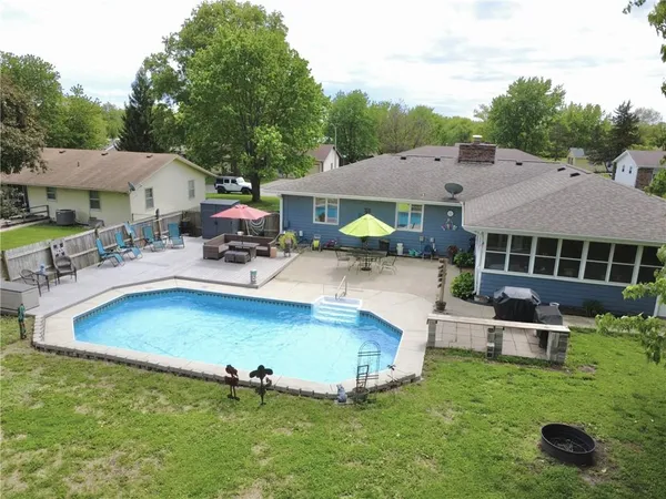 $325,000 | 1809 Hillcrest Drive, Trenton, MO 64683