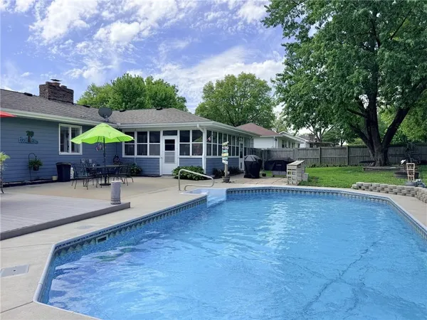 $325,000 | 1809 Hillcrest Drive, Trenton, MO 64683