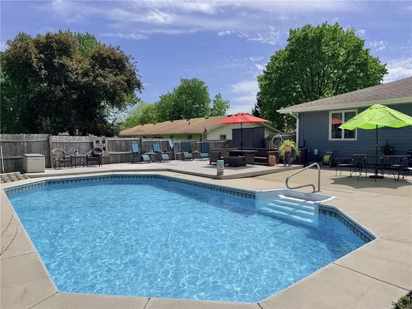 $325,000 | 1809 Hillcrest Drive, Trenton, MO 64683